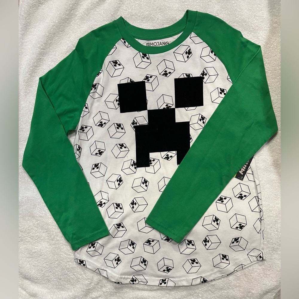 NWT. Boys Minecraft long sleeve shirt. Size: XL (14-16)